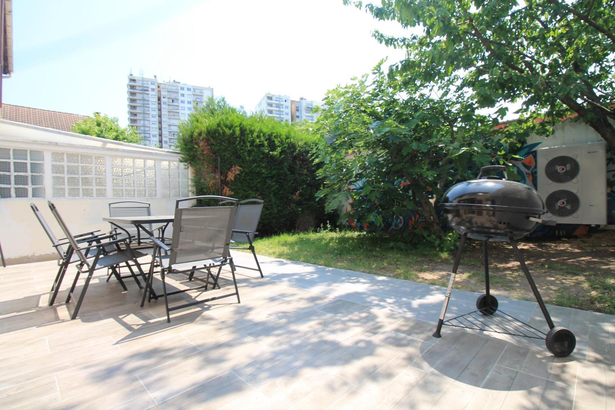 Parking Prive Gratuit - 15Mn Paris - Gare A Pied En 5Mn - Tout Equipee - Terrasse - Jardin - Stade De France - Casino D'Enghien - Hippodrome, Universite Эпине-сюр-Сена Экстерьер фото